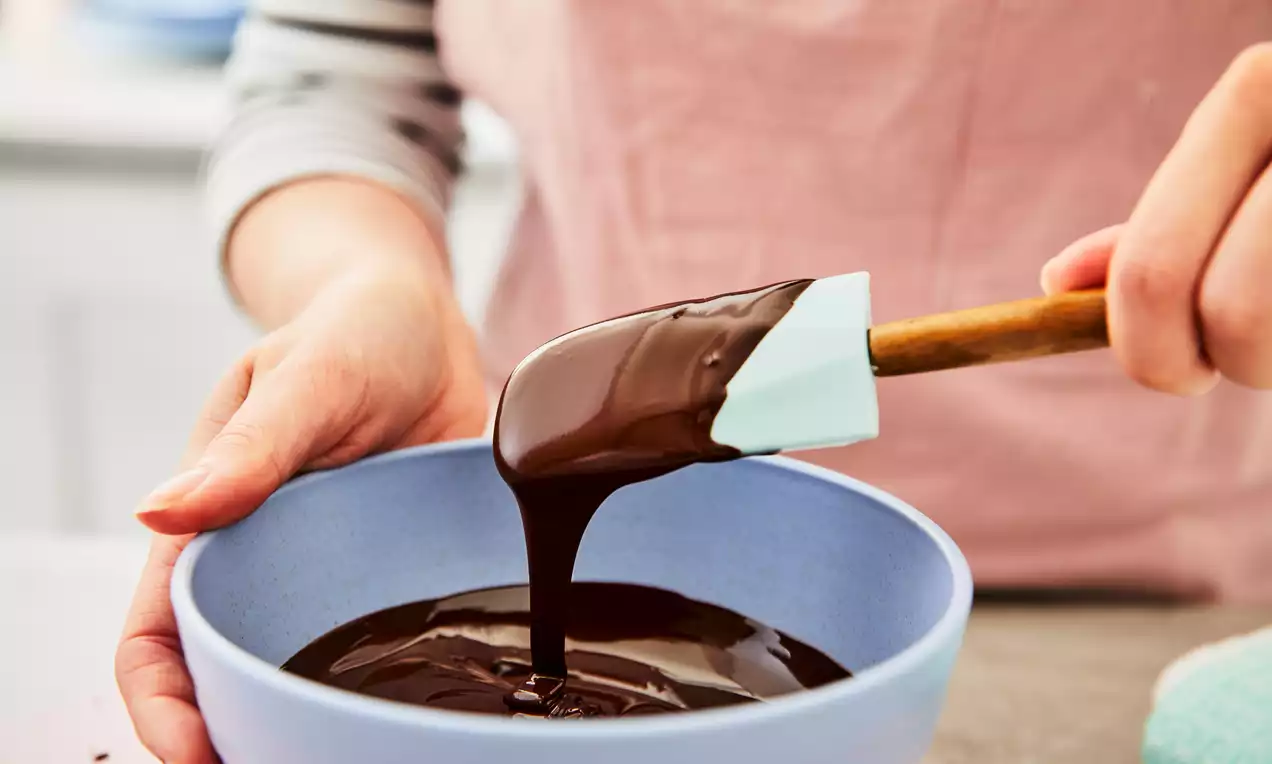 The 2026 Chocolate Guide: Melting Chips and Making Truffles